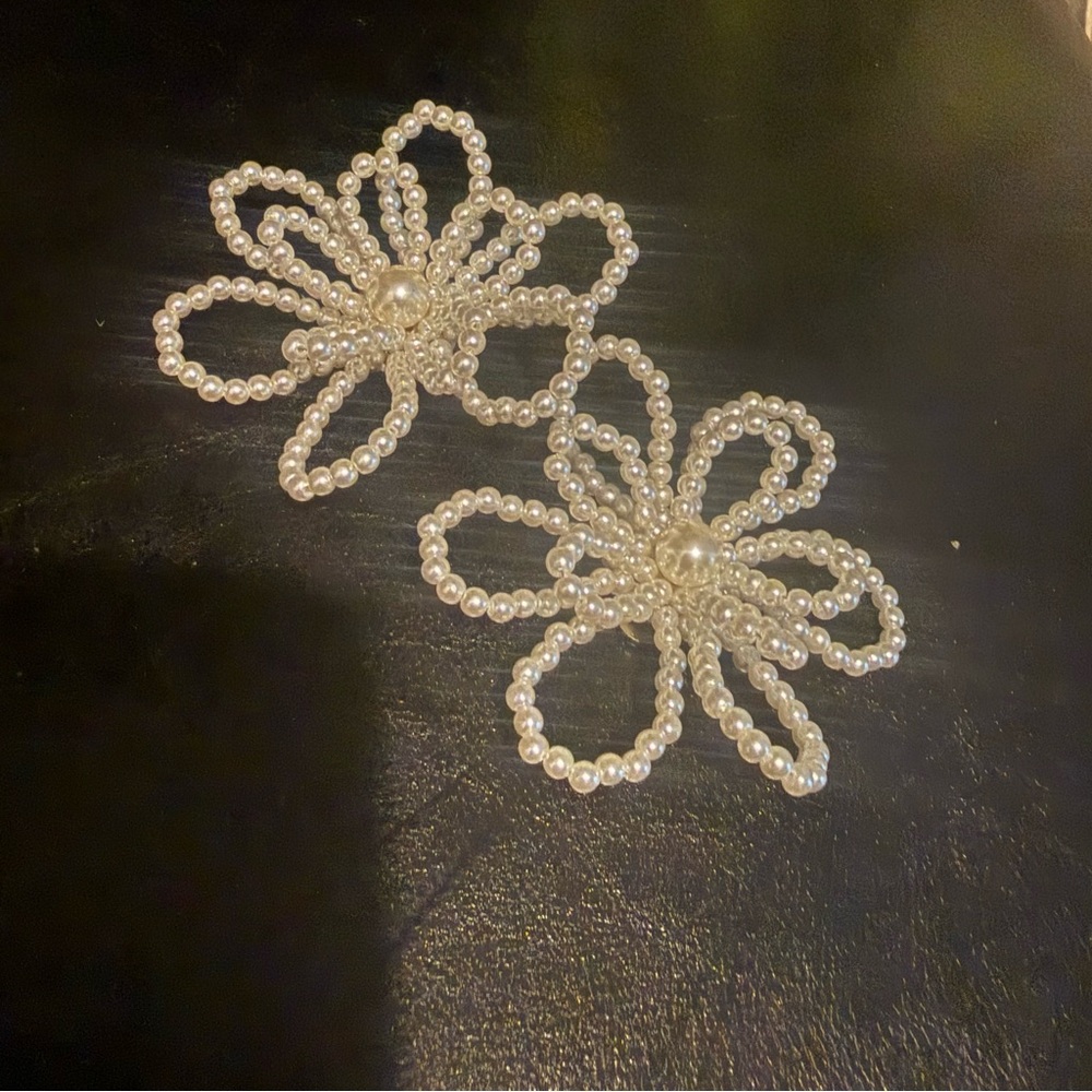 Aldo Pearl Flower shoe accessories